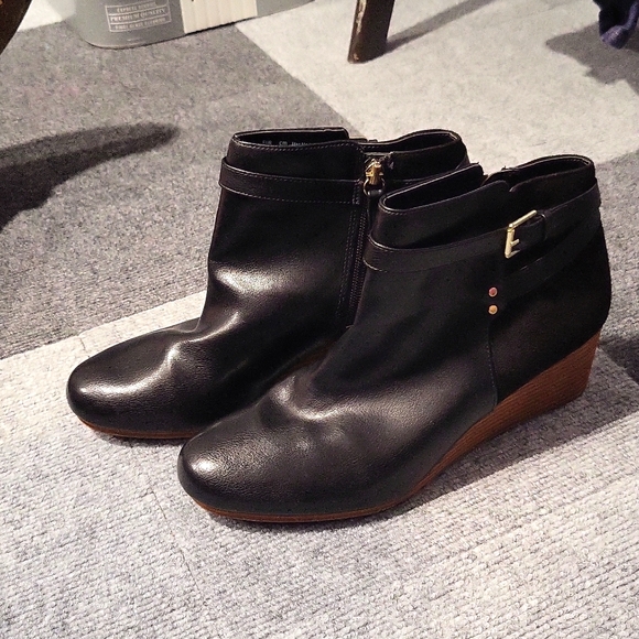 Women's ankle boots - Picture 1 of 4